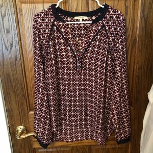 long sleeve blouse w pattern and buttons